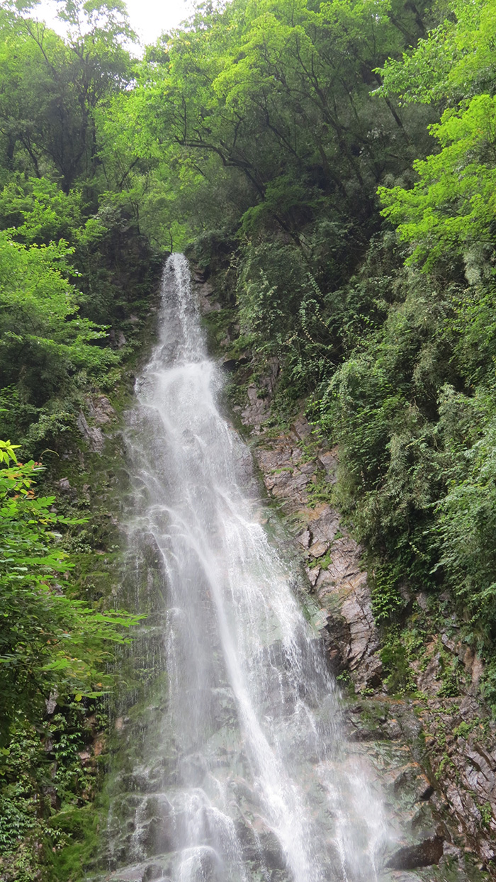 五彩瀑布（西嶺前山）